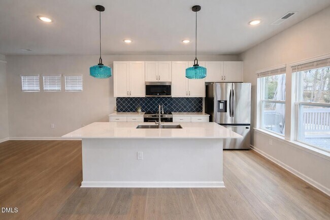 Building Photo - 217 Beacon Hl Rd