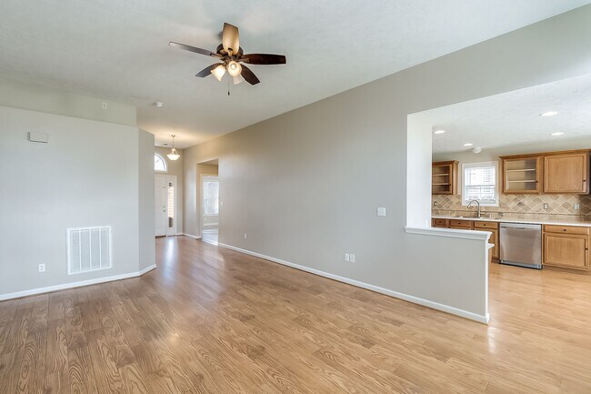 Building Photo - 2481 Crescenzio Way