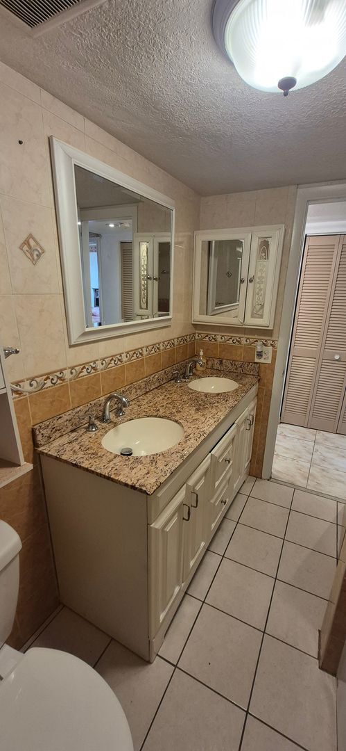 Building Photo - Charming 2 Bedroom / 1 Bathroom House