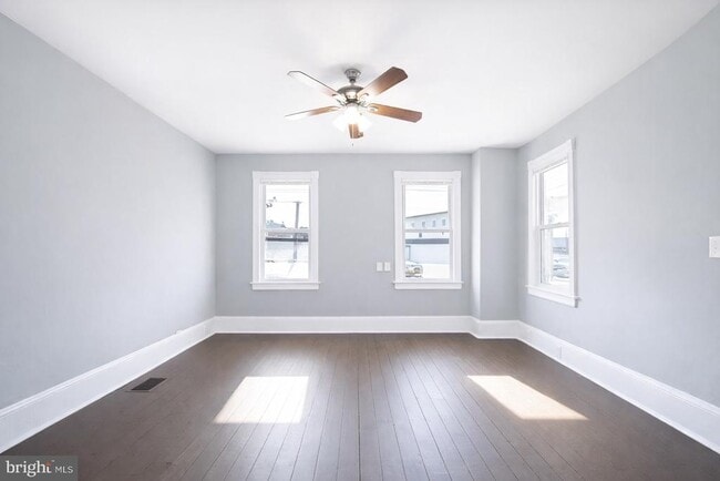 Building Photo - 131 Bridgeboro St