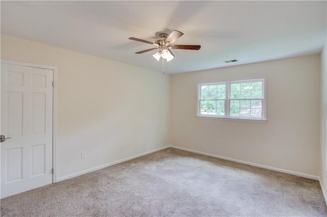 Building Photo - 770 Crest Valley Dr NW