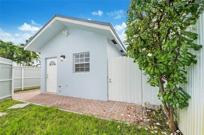 Primary Photo - 11480 SW 42nd Terrace