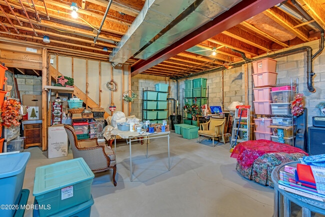 Building Photo - 11 Luppatatong Ave