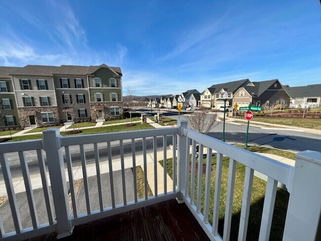 Building Photo - 5897 Bella Marie Wy