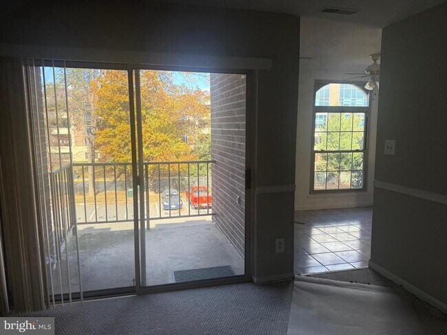 Building Photo - 3300 Woodburn Village Dr