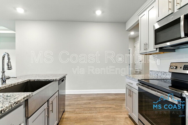 Building Photo - 15610 Lantern Cv