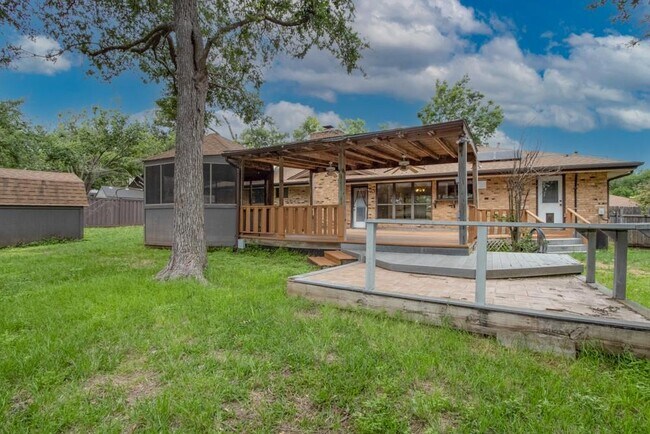 Building Photo - 11101 Froke Cedar Trail