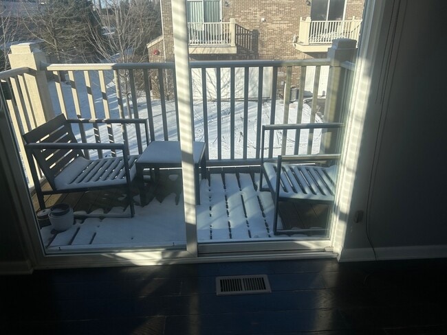 Building Photo - 2995 Henley Ln