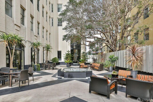 Building Photo - 631 O'Farrell St