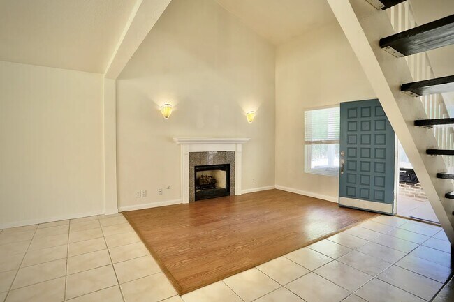 Building Photo - 127 Maple Rd