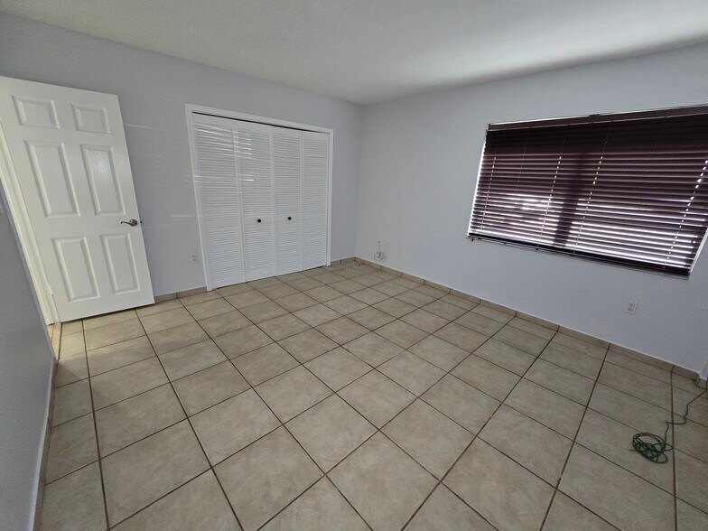 Building Photo - 2270 W 54th Pl