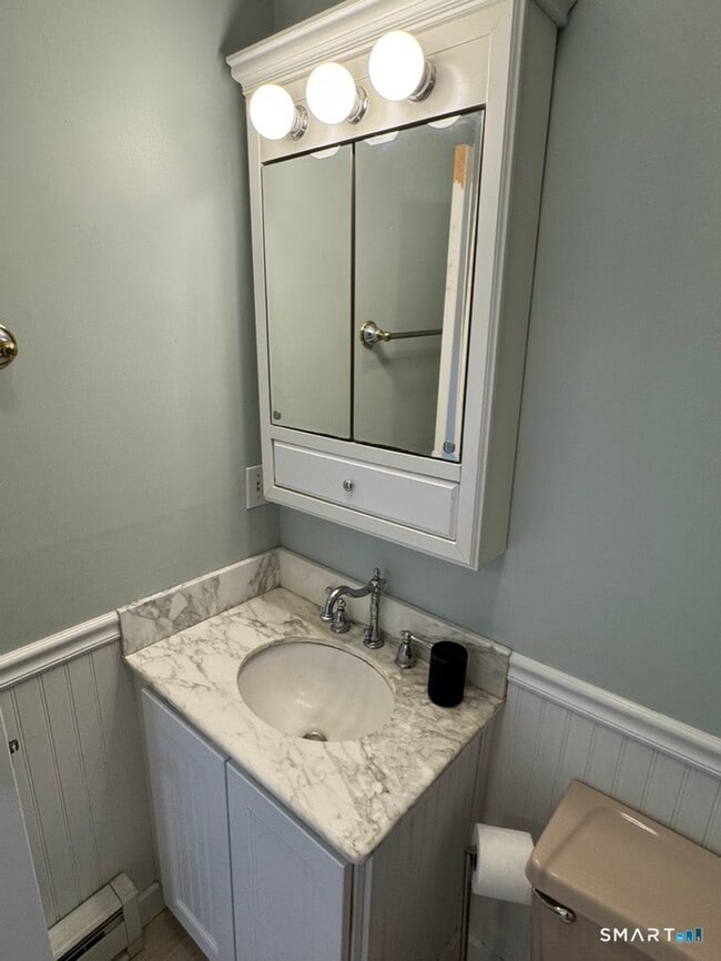 Building Photo - 7 Clearwater Ln