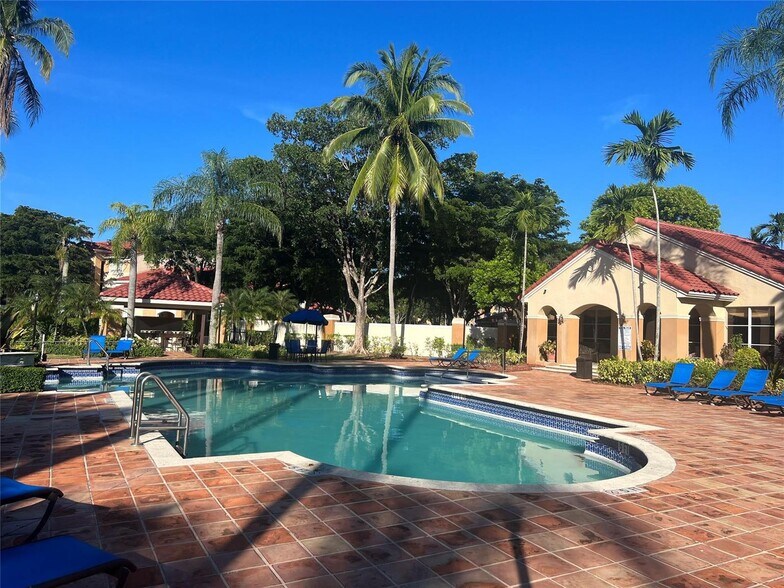 Building Photo - 2113 Renaissance Blvd