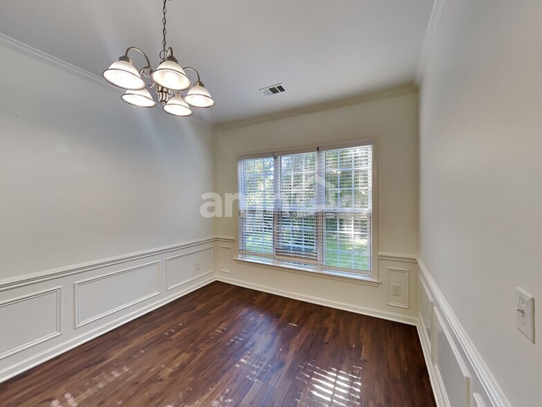 Building Photo - 2264 Monthemer Cove