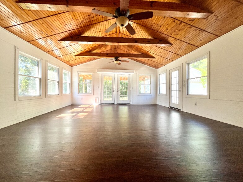 Building Photo - 2821 Galesburg Dr
