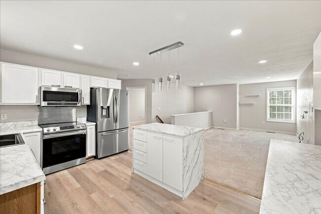 Building Photo - 170 Wistaria Dr
