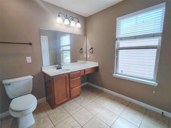Building Photo - 1206 Larks Trace Ln