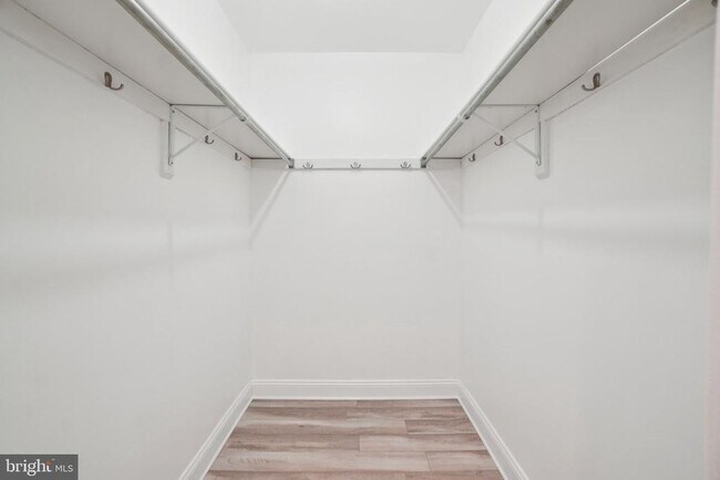 Building Photo - 2059 Huntington Ave