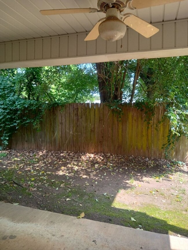 Building Photo - Now Available – 1-Level Condo in Alexandria, LA | $1,250/month