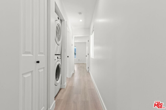 Building Photo - 119-119 S Myers St