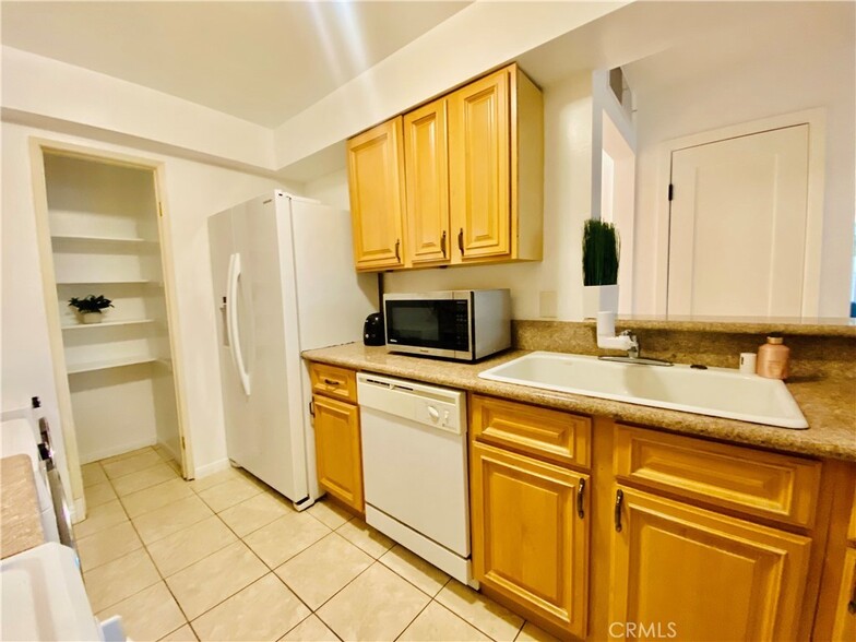 Kitchen (Sink Side) - 1425 W 12th St