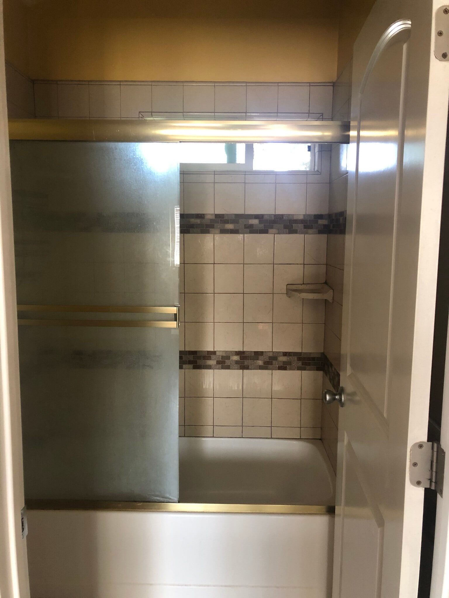 Shower - 6142 Oak Ave