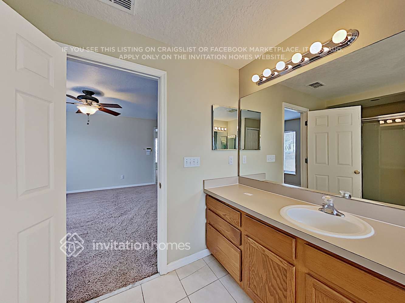 Building Photo - 1040 Lake Charles Dr