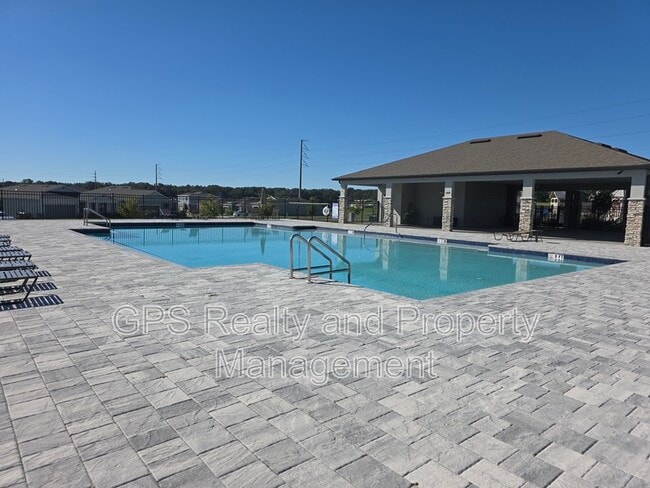 Building Photo - 33409 Country House Dr