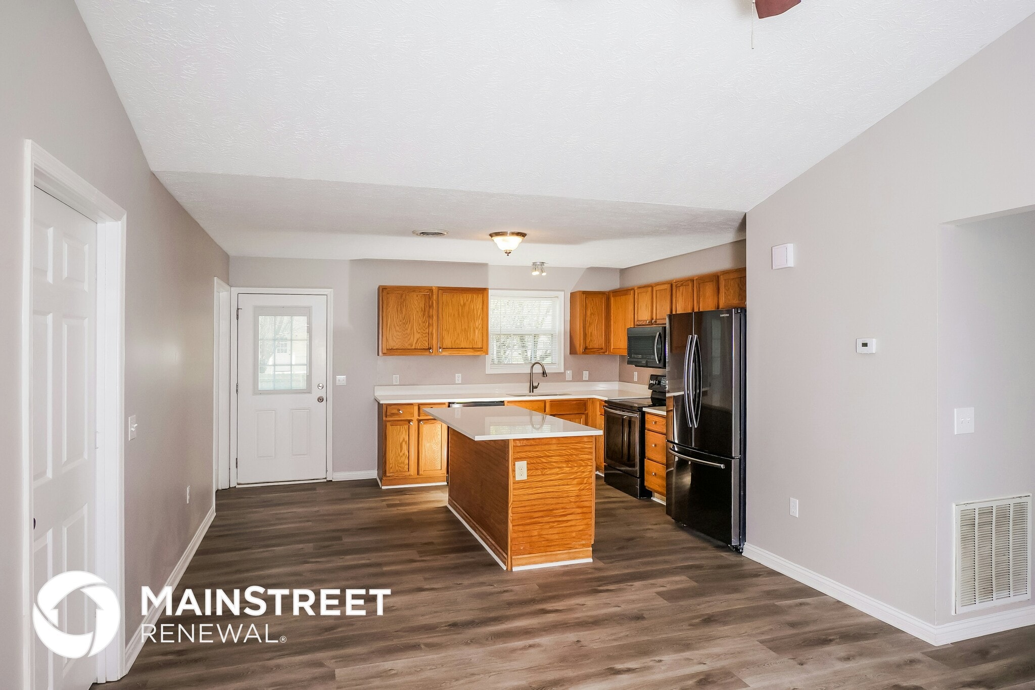 Building Photo - 382 Dustin Way