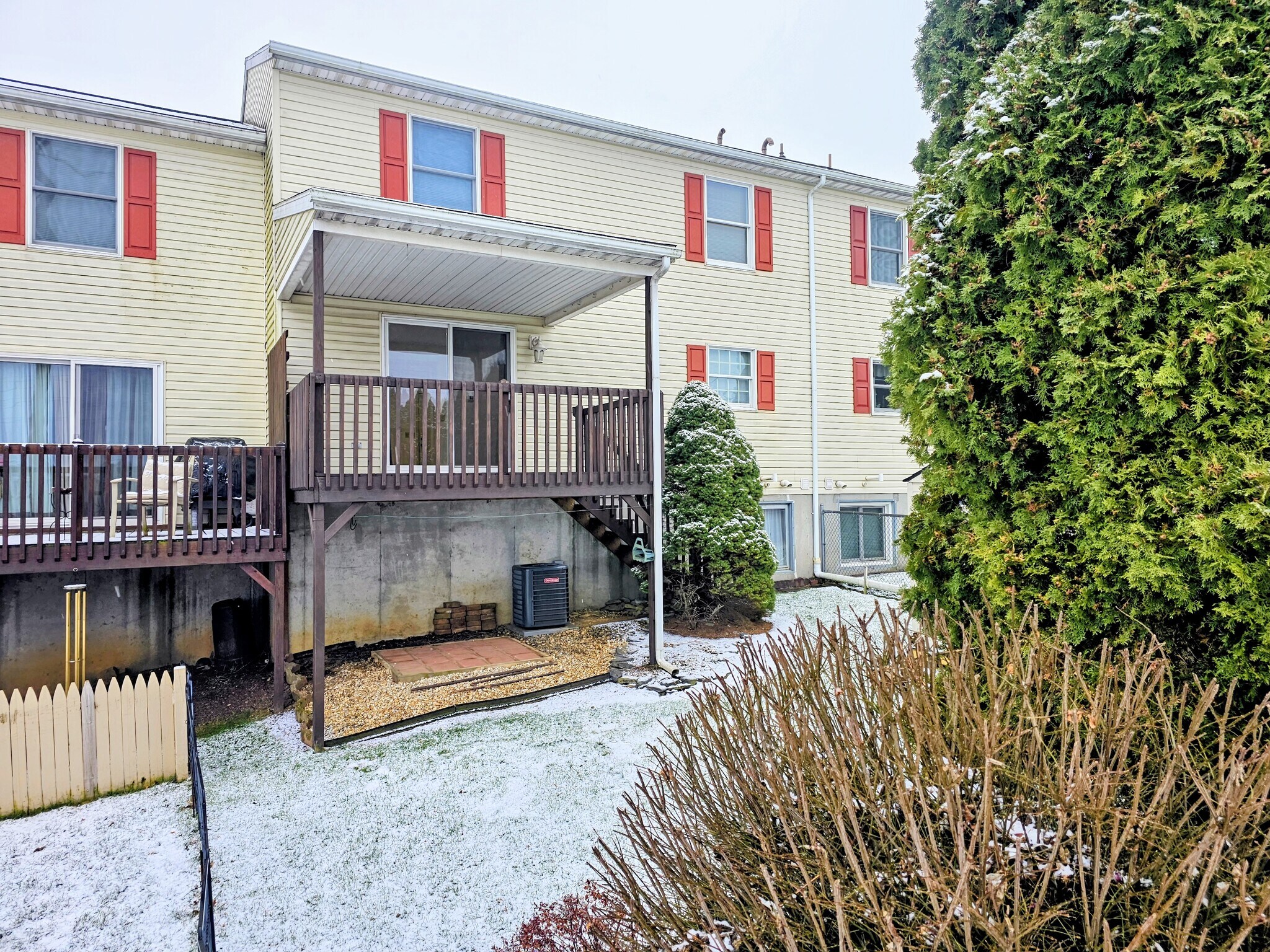 Building Photo - 357 Acorn Cir