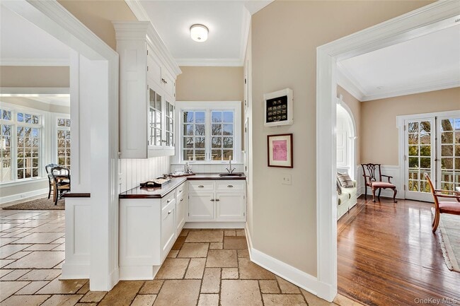 Building Photo - 270 Guard Hill Rd