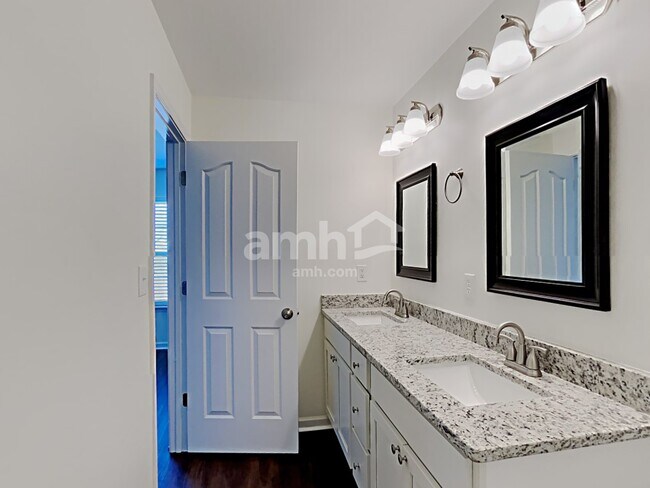 Building Photo - 4204 Birch Dr