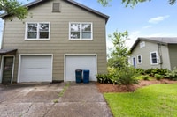 Building Photo - S305-2