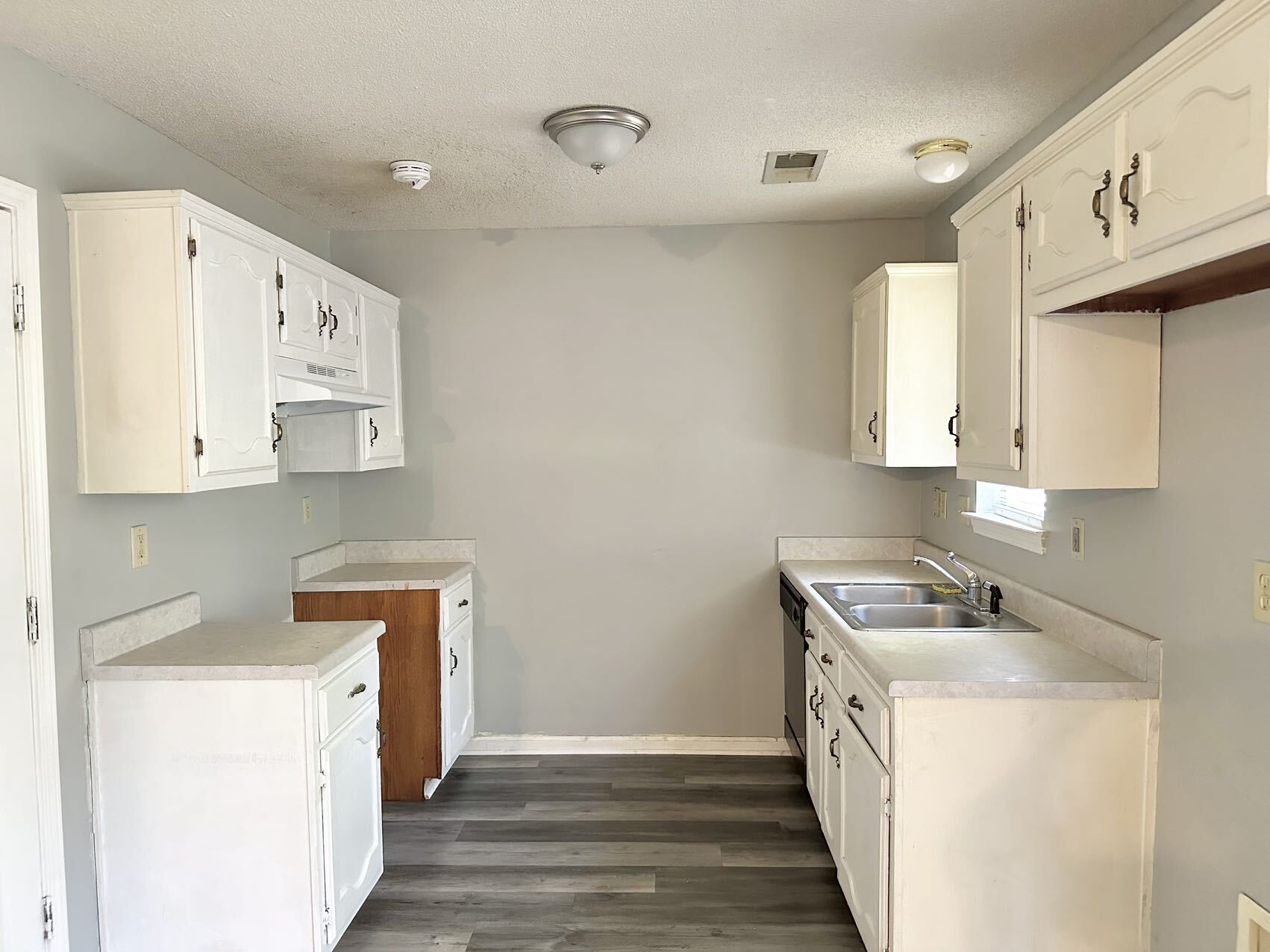 Building Photo - 1090 Cambrain Dr