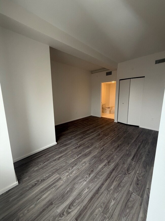 Building Photo - Market District Lofts