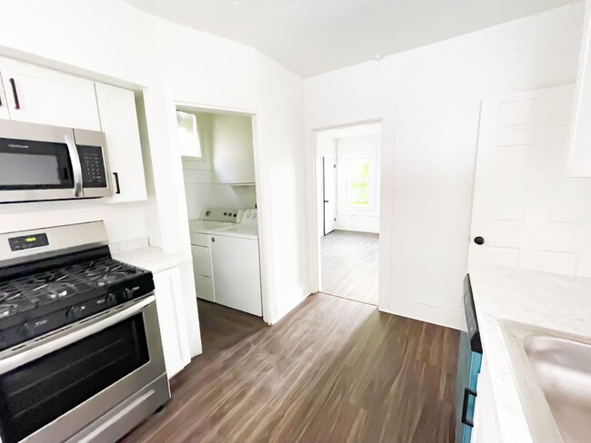 Building Photo - 129 Fitler St