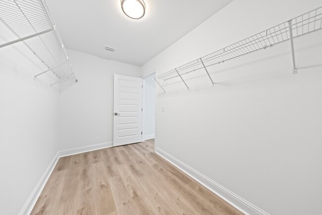 Building Photo - Bayou View