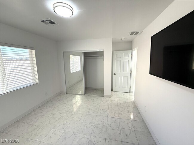 Building Photo - 3924 Mount Charleston Dr