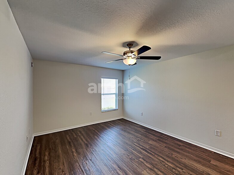 Building Photo - 2207 13th Ave E