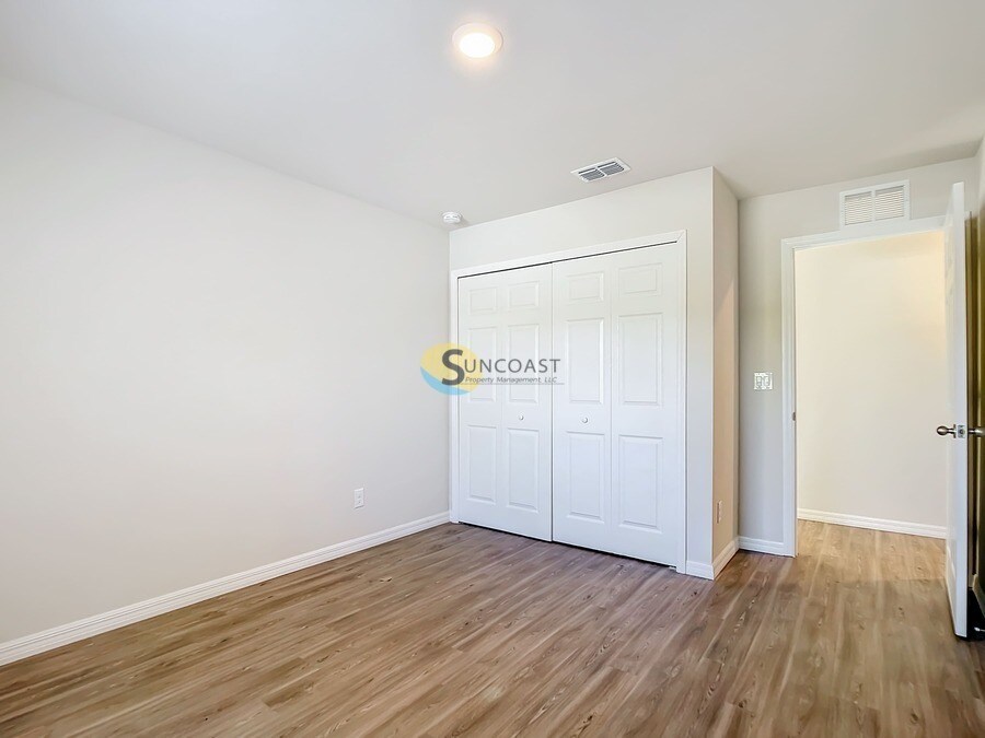 Building Photo - 1017 NE 6th Ave