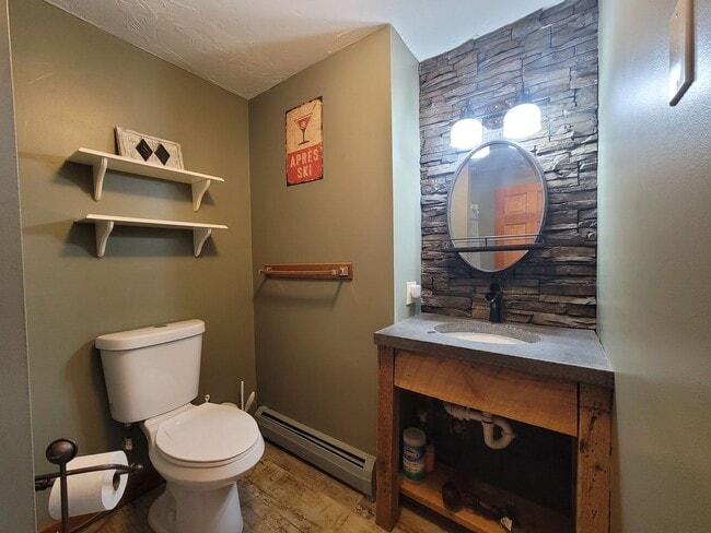 Building Photo - Private Furnished Home in Waterville Estates - 6 mo Winter Seasonal Lease available 11/1/26! - $2495
