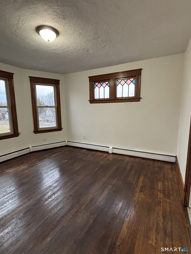 Building Photo - 18 Carmody St