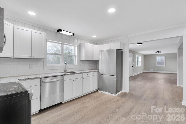 Building Photo - 2765 Long Cir