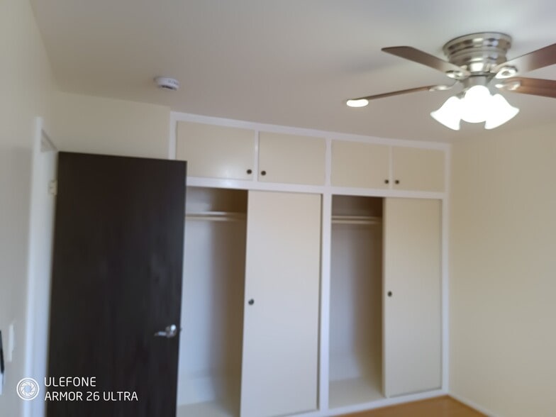 Building Photo - 4256 Walnut St