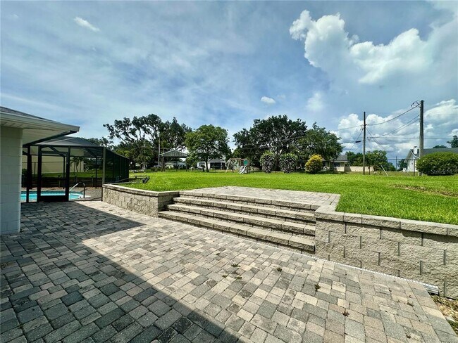 Building Photo - 1300 Lake Ariana Blvd