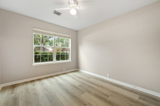 Building Photo - 2851 Sandberry Dr