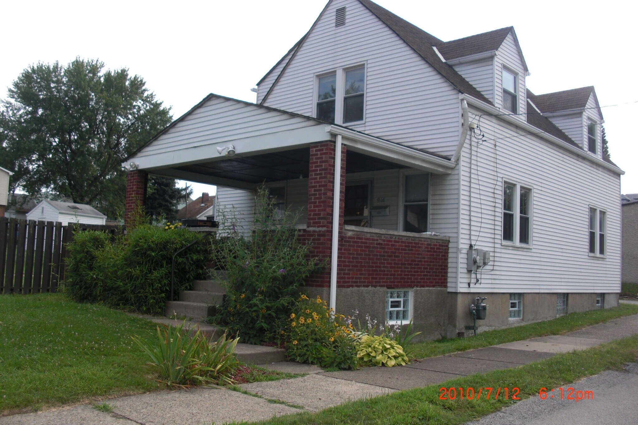Building Photo - 916 North Ave