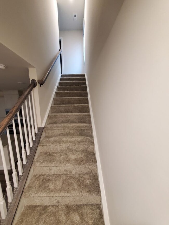 Building Photo - Beautiful Home in Huntersville