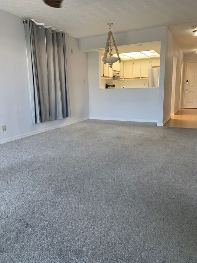 Building Photo - All  Utilities  included  in the rent - 2/...