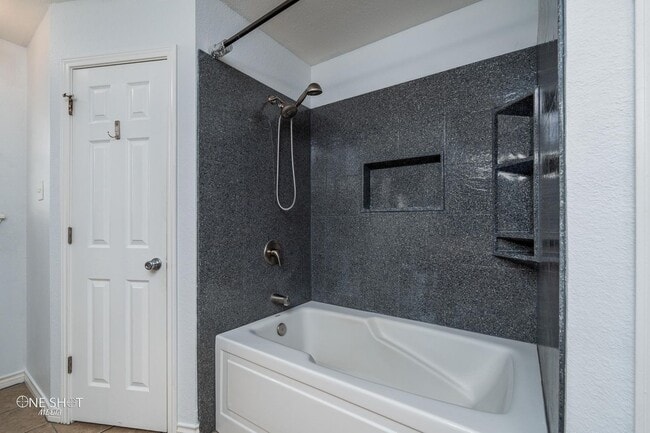 Building Photo - 1410 Tulane Dr